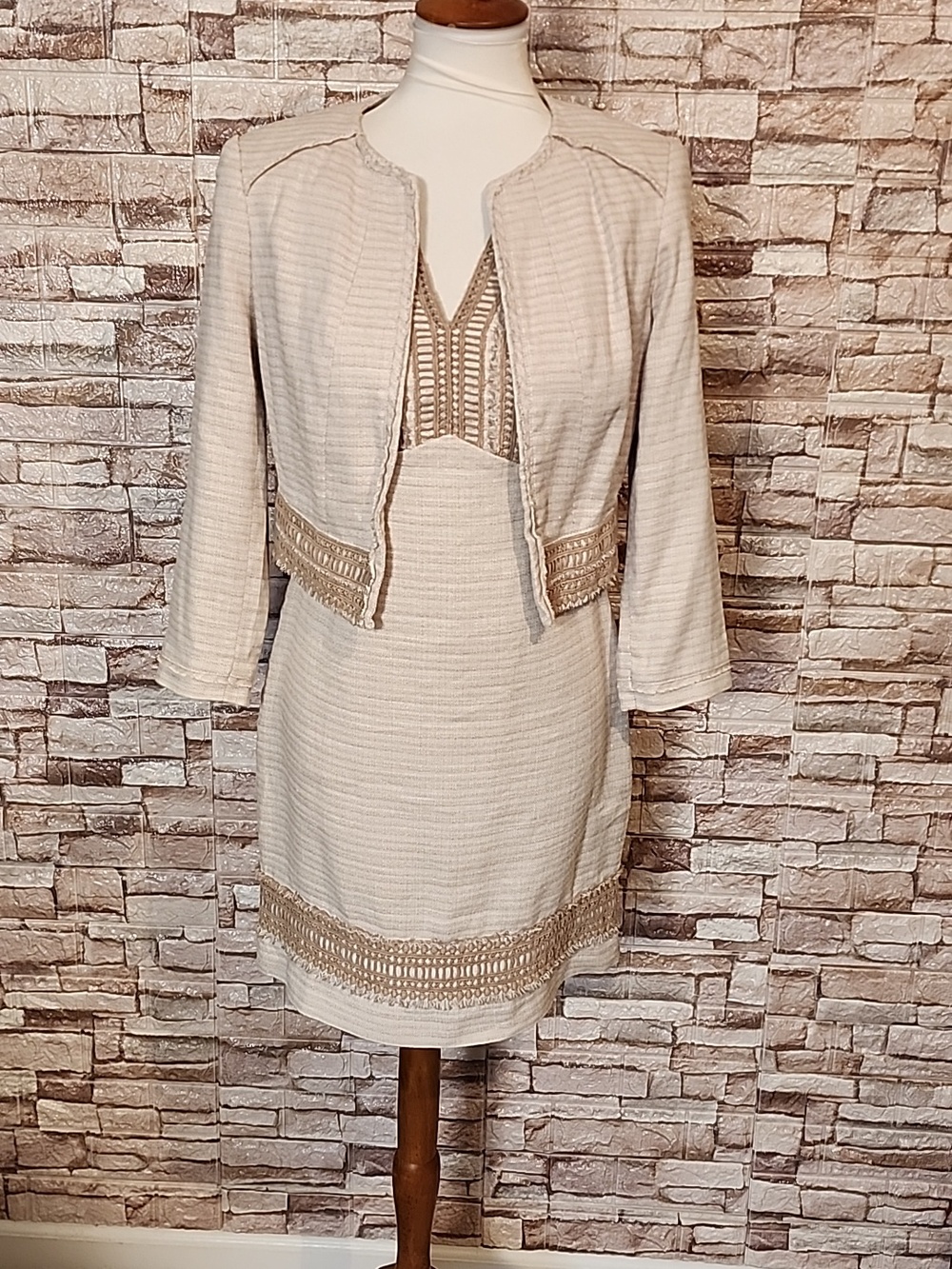 White House Black Market Elegant Beige Sleeveless Dress & Jacket Set